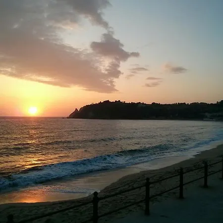 בית נופש Costabella Holiday Homes