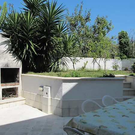 בית נופש Costabella Holiday Homes